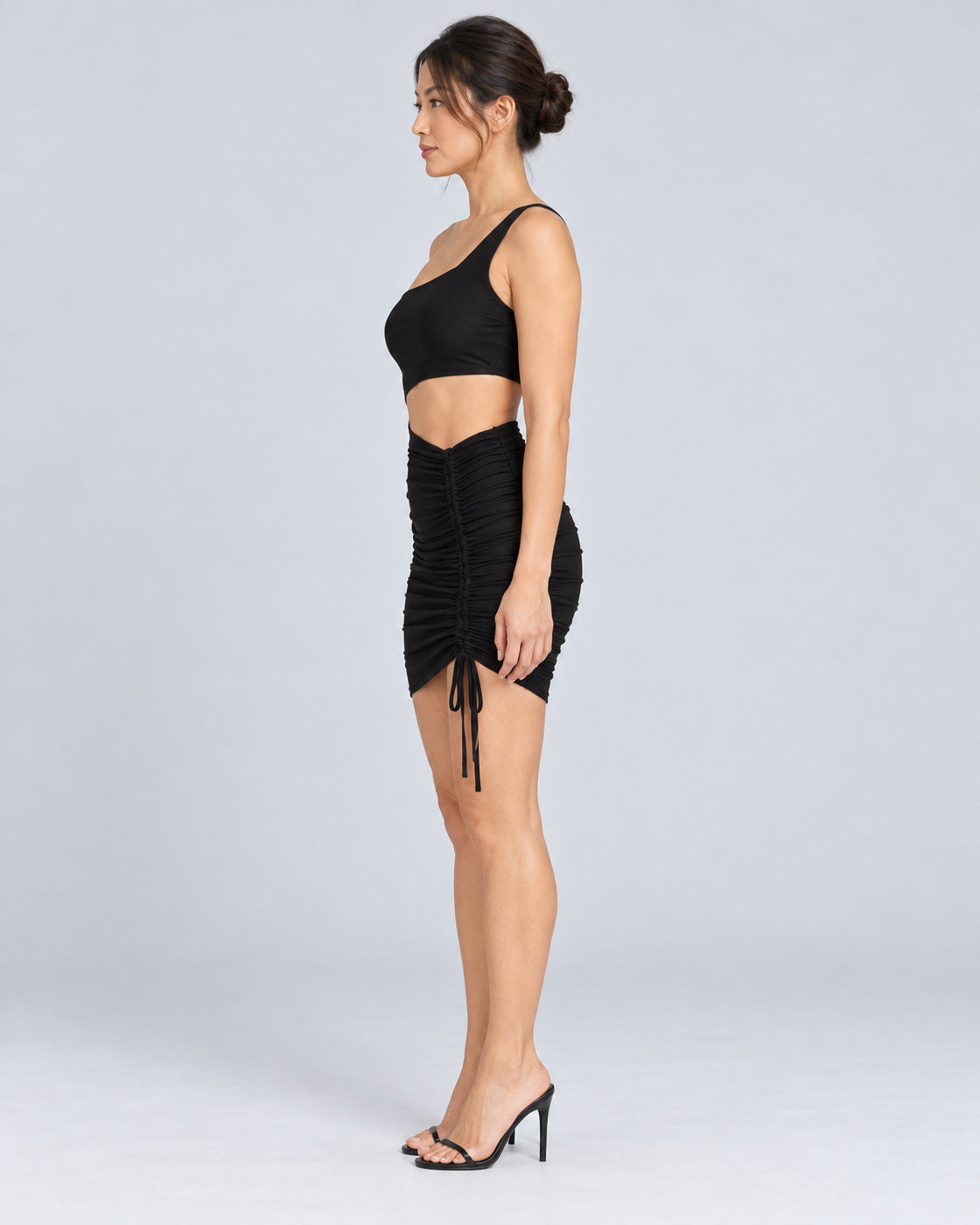 Black colorway — side view